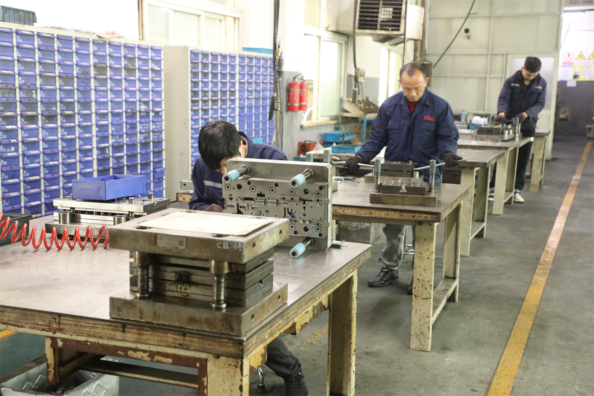 moulding processinguj2